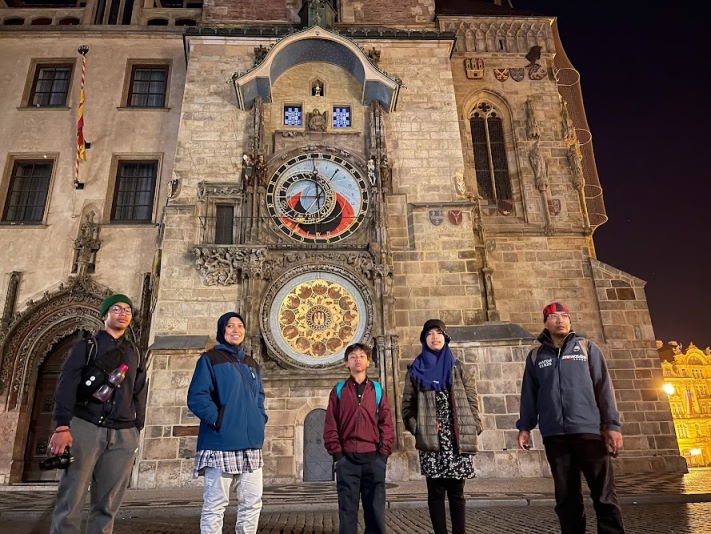AnnasFam @ Prague Astronomical Clock